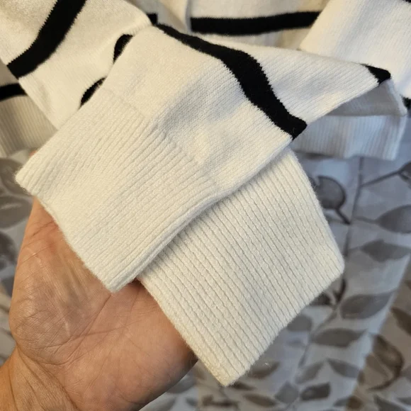 Old Navy Cotton Black White Striped Long Sleeve Button Up Cardigan Sweater M NWT - Picture 4 of 7